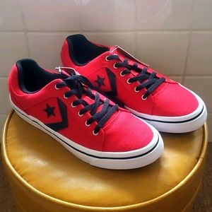 Converse in Enamel Red Canvas